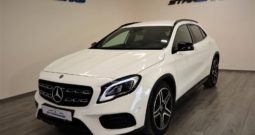 Mercedes-Benz GLA 180 A/T