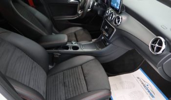 Mercedes-Benz GLA 180 A/T full