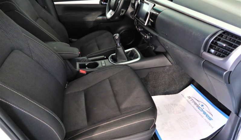 Toyota Hilux DC 2.4 I D-4D Live 4×4 full
