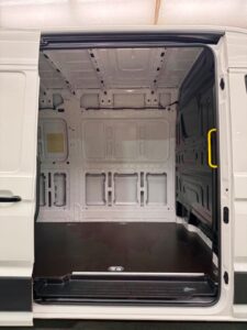 Volkswagen Crafter 35 2,0 BiTDI 130kW/177PS L4H3_ 1.majiteľ kupované v SR_najazdené 41.516km!!!