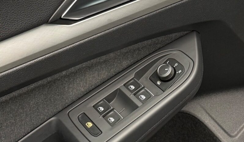 Volkswagen Golf 2.0 TDI Life 1.Majiteľ SR Nehavarované Nelakované full