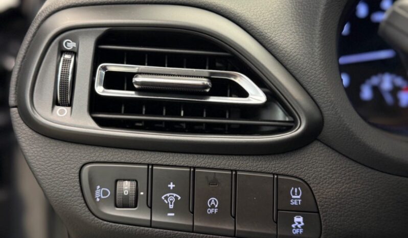 Hyundai i30 CW Family 1,5i T-GDI MHEV full