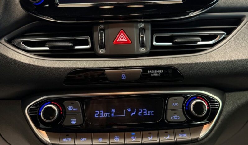 Hyundai i30 CW Family 1,5i T-GDI MHEV full