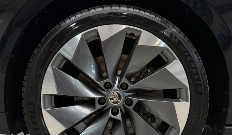 Škoda Enyaq iV 80 LOFT 150 kW • TEPELNÉ ČERPADLO • ŤAŽNÉ • 21″ BETRIA • MATRIX LED • KAMERA full