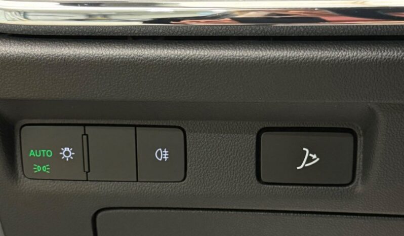 Škoda Enyaq iV 80 LOFT 150 kW • TEPELNÉ ČERPADLO • ŤAŽNÉ • 21″ BETRIA • MATRIX LED • KAMERA full