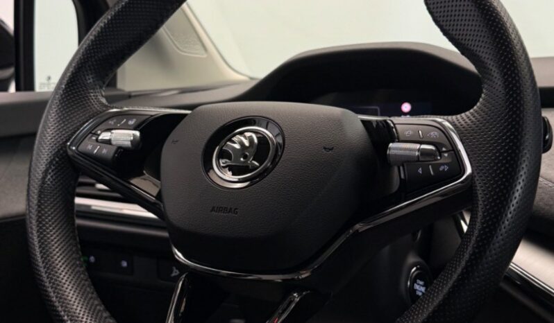 Škoda Enyaq iV 80 LOFT 150 kW • TEPELNÉ ČERPADLO • ŤAŽNÉ • 21″ BETRIA • MATRIX LED • KAMERA full